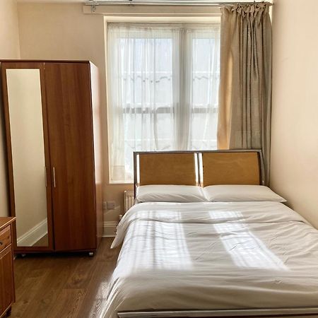 לונדון Separate Rooms By The Thames מראה חיצוני תמונה