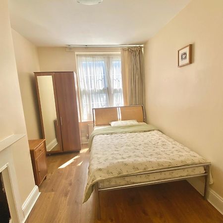 לונדון Separate Rooms By The Thames מראה חיצוני תמונה